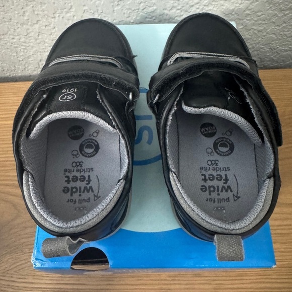 Stride Rite Ethan Shoe in Black - Picture 5 of 6